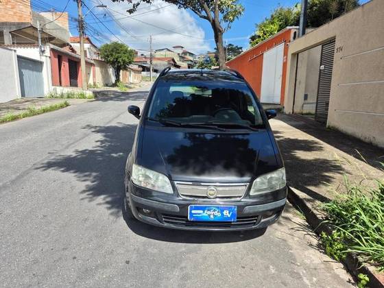 FIAT IDEA 1.8 MPI HLX 8V FLEX 4P MANUAL FIAT IDEA 1.8 MPI HLX 8V FLEX 4P MANUAL